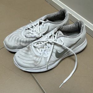 Nike training shoes - white - 7.5
